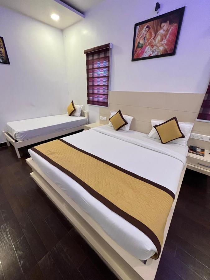 Hotel Sahib'S Red Carpet - Family & Corporate Hotel Chain Agra  Exterior foto